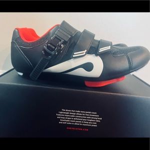 Peloton cycling shoe